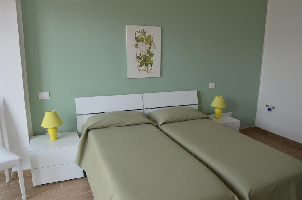 Hotel Residence Thalassa Reggio Calabria Zimmer foto